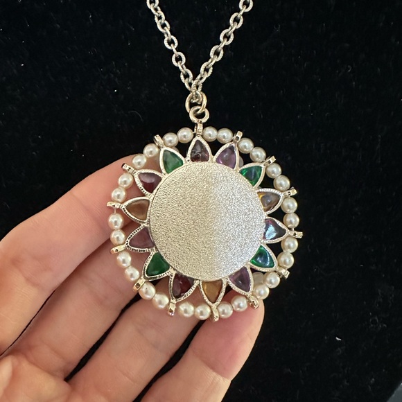 CHANEL NECKLACE - Picture 15 of 17